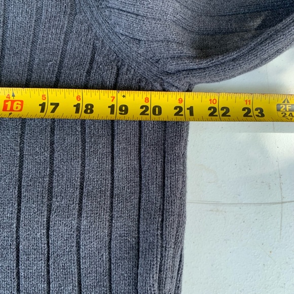 Y2K Vintage Calvin Klein turtleneck sweater size Medium. - Picture 7 of 8